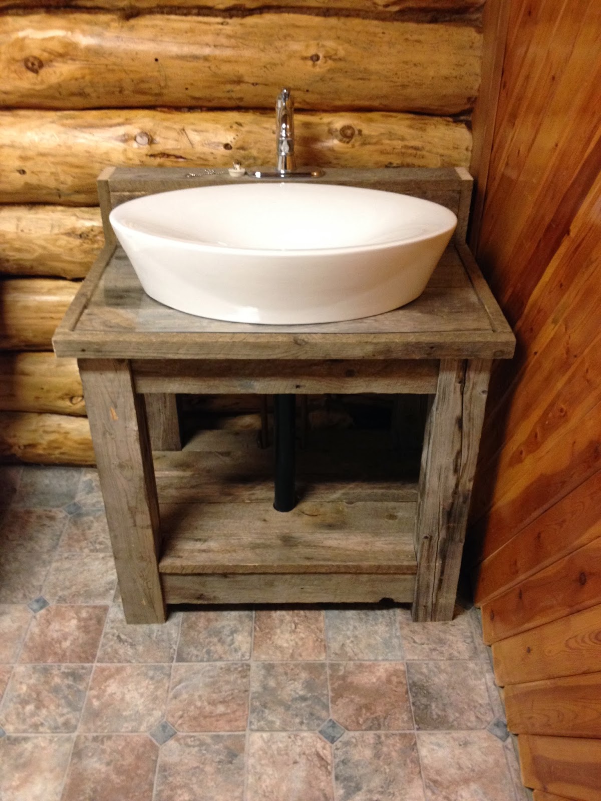 MacGIRLver: Reclaimed Wood Bathroom Vanity
