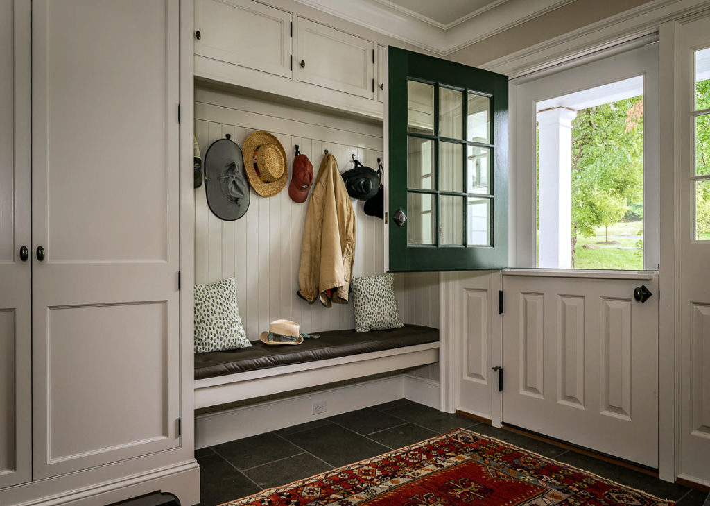 Make Your Entryway More Functional and Super Stylish