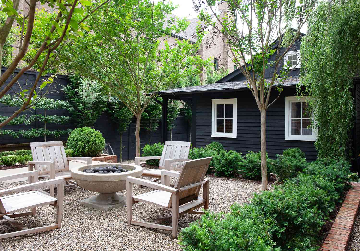 Outdoor Fire Pit Ideas to Upgrade Your Backyard