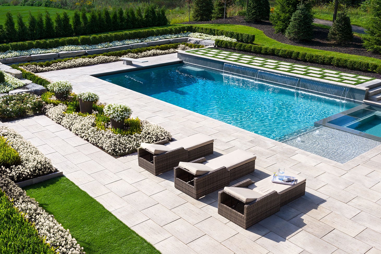Pavers Around Pool: 12 Ideas To Transform Your Setup - Techo-Bloc