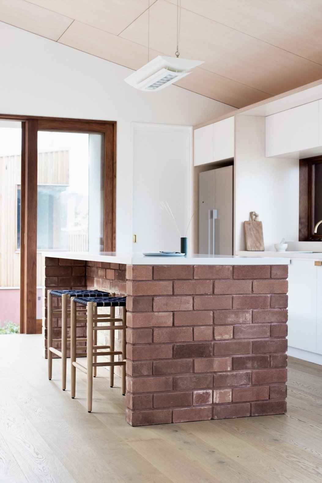 Photo 9 of 18 in Reclaimed Brick Ties Together a Sustainable Australian Home - Dwell