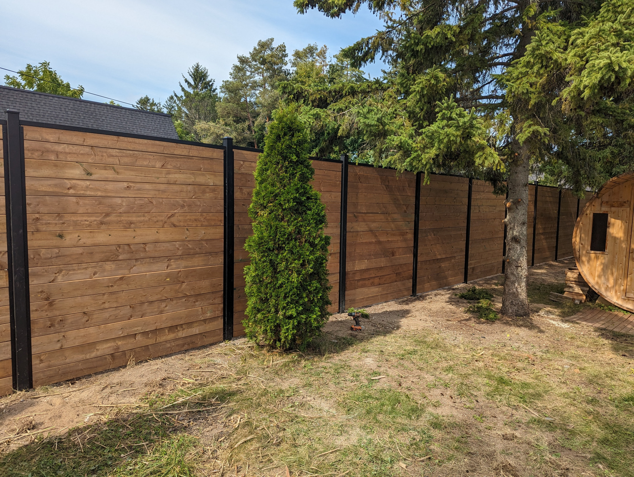 Slipfence | Wood + Aluminum | Horizontal | Gallery