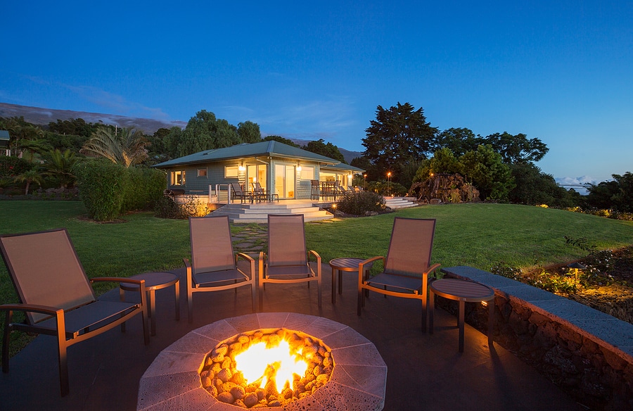 Stone Fire Pits: the Perfect Centerpiece for Outdoor Gatherings