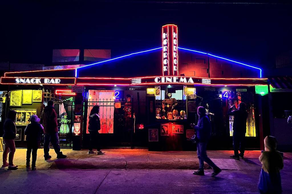 The Most Surprisingly Decorated Façades For Halloween