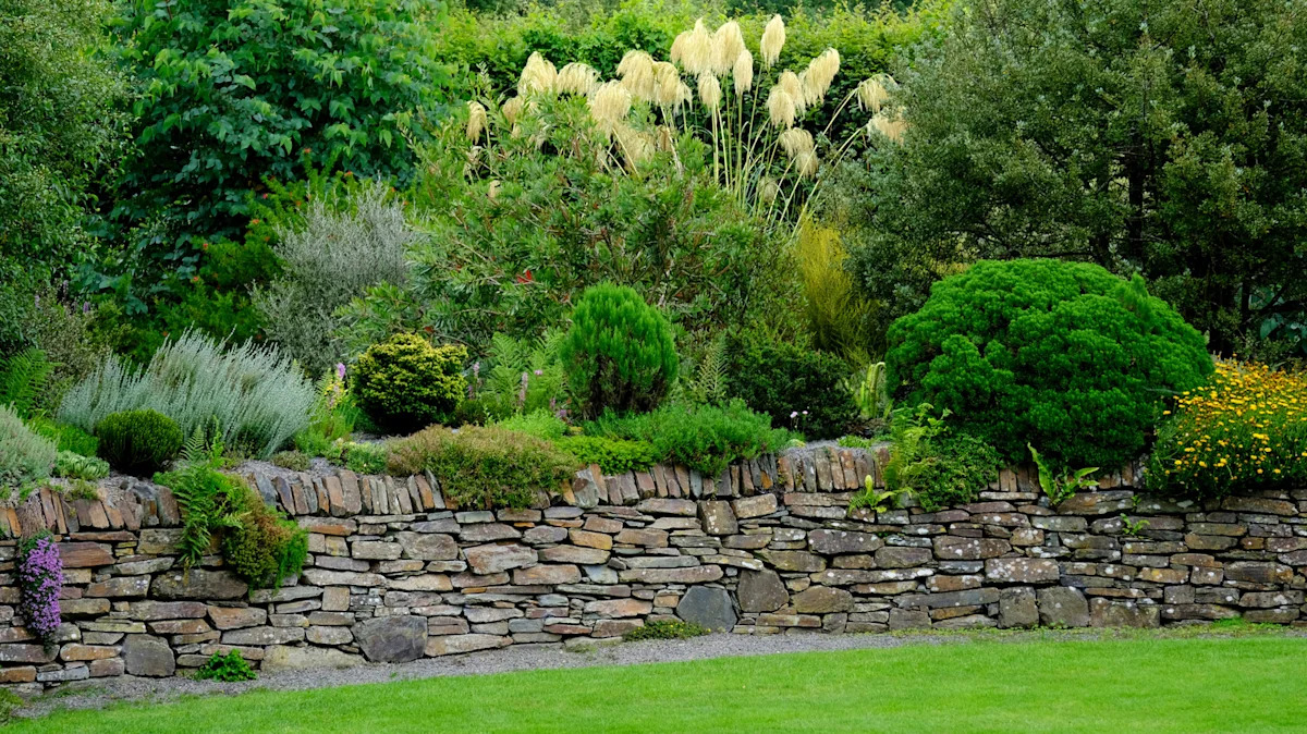 The Stylish Garden Edging Idea That'll Make Your Yard Look Like A Million Bucks