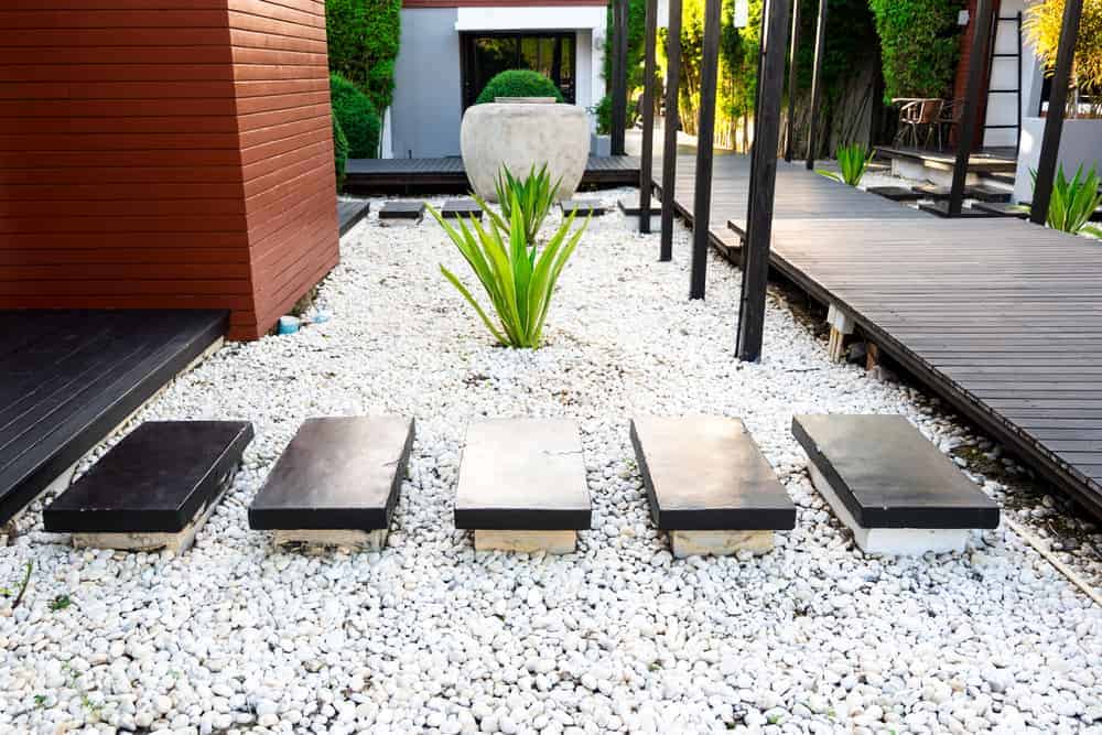 Why Choose White Stones for Your Garden | Garden Hub
