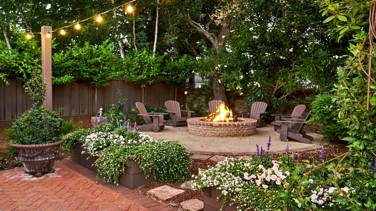 14 Outdoor Fire Pit Ideas to Upgrade Your Backyard Oasis