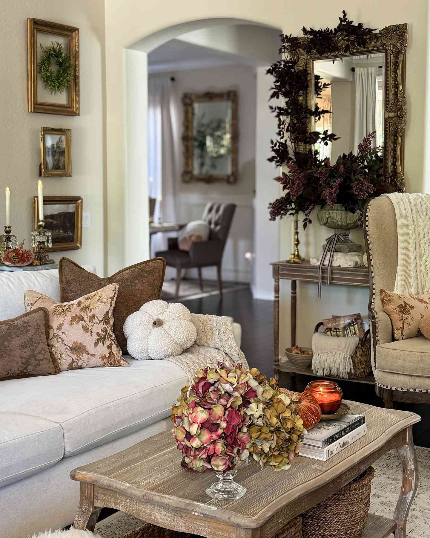 15 Modern Fall Decorating Ideas We Want to Copy This Year