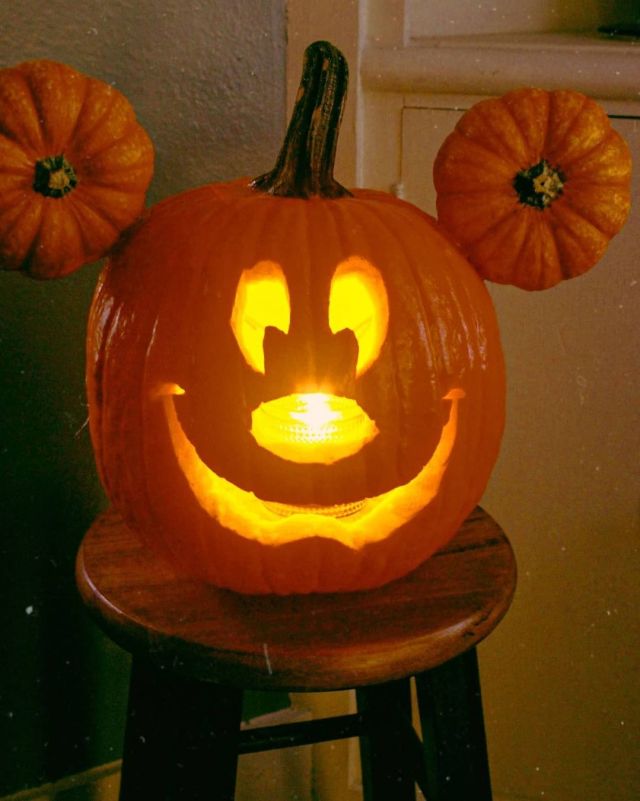 20 Easy Pumpkin Carving Ideas That You Will Love Making - Its Claudia G