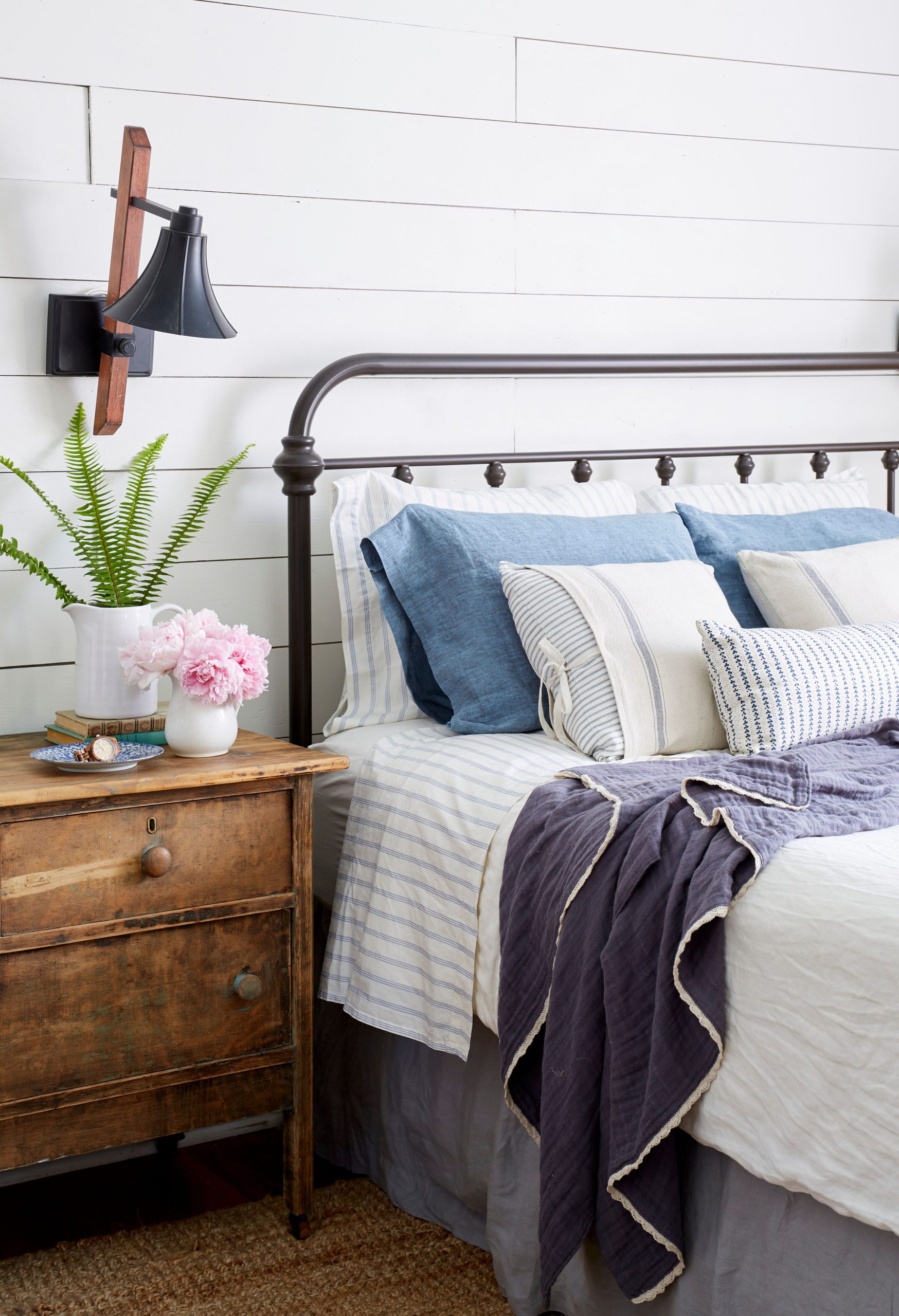 20 Rustic Bedroom Ideas for a Cozy Country Retreat