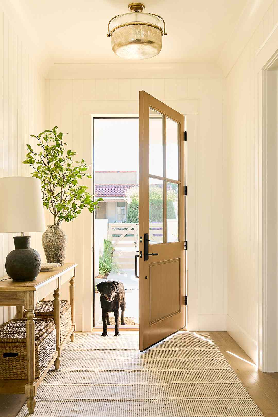22 Modern Entryway Ideas to Leave a Lasting Impression