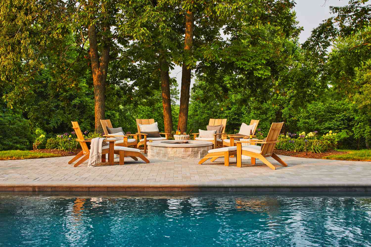 23 Fire Pit Ideas To Upgrade Your Outdoor Entertaining