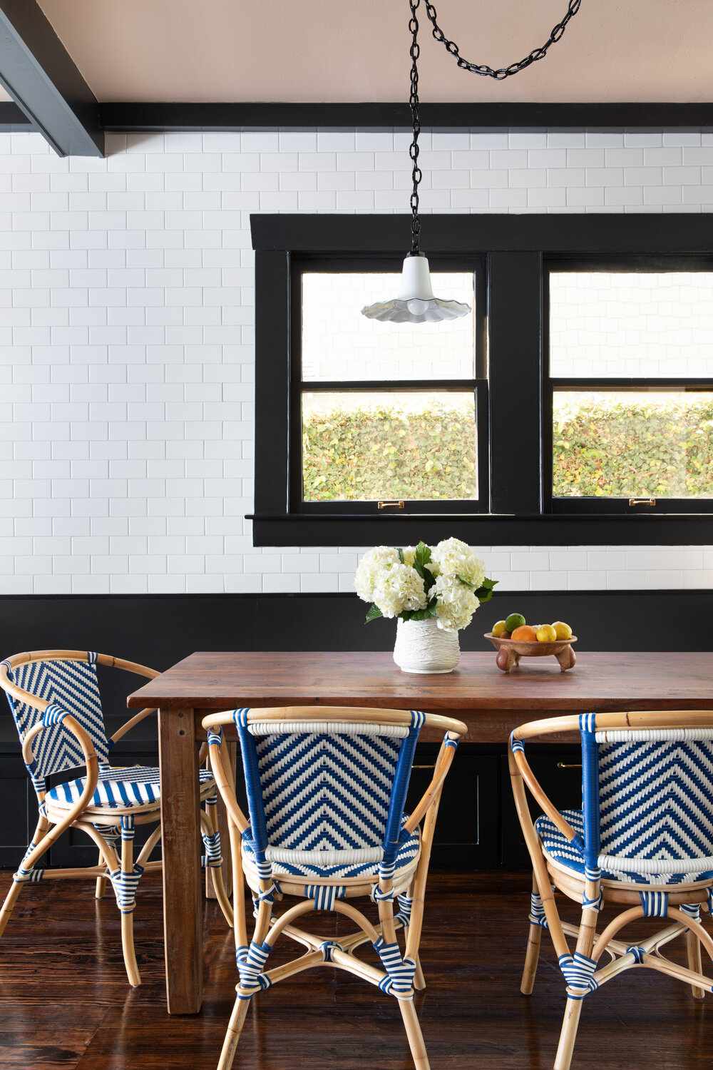 23 Kitchen Table Décor Ideas to Try in Your Home