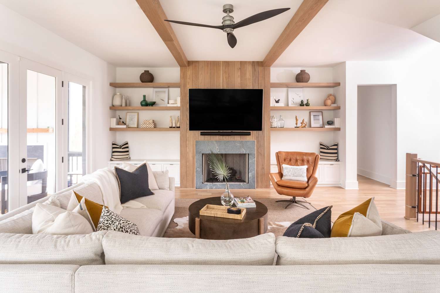 33 Ways to Make the TV Over a Fireplace Look Better