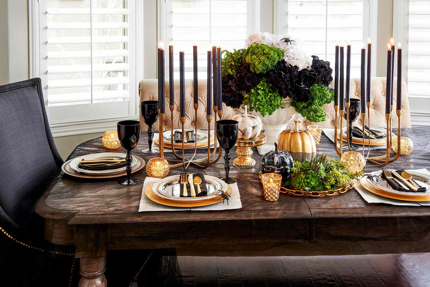 36 Halloween Centerpieces for a Spooky Tablescape