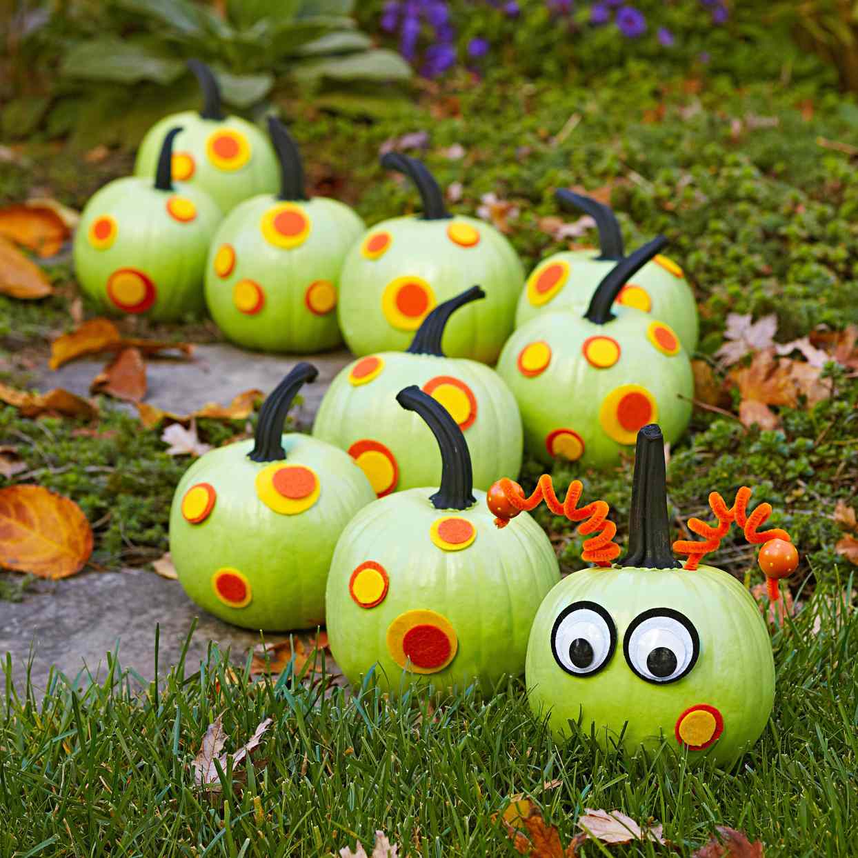 46 Easy Pumpkin Painting Ideas for Fall Decorations