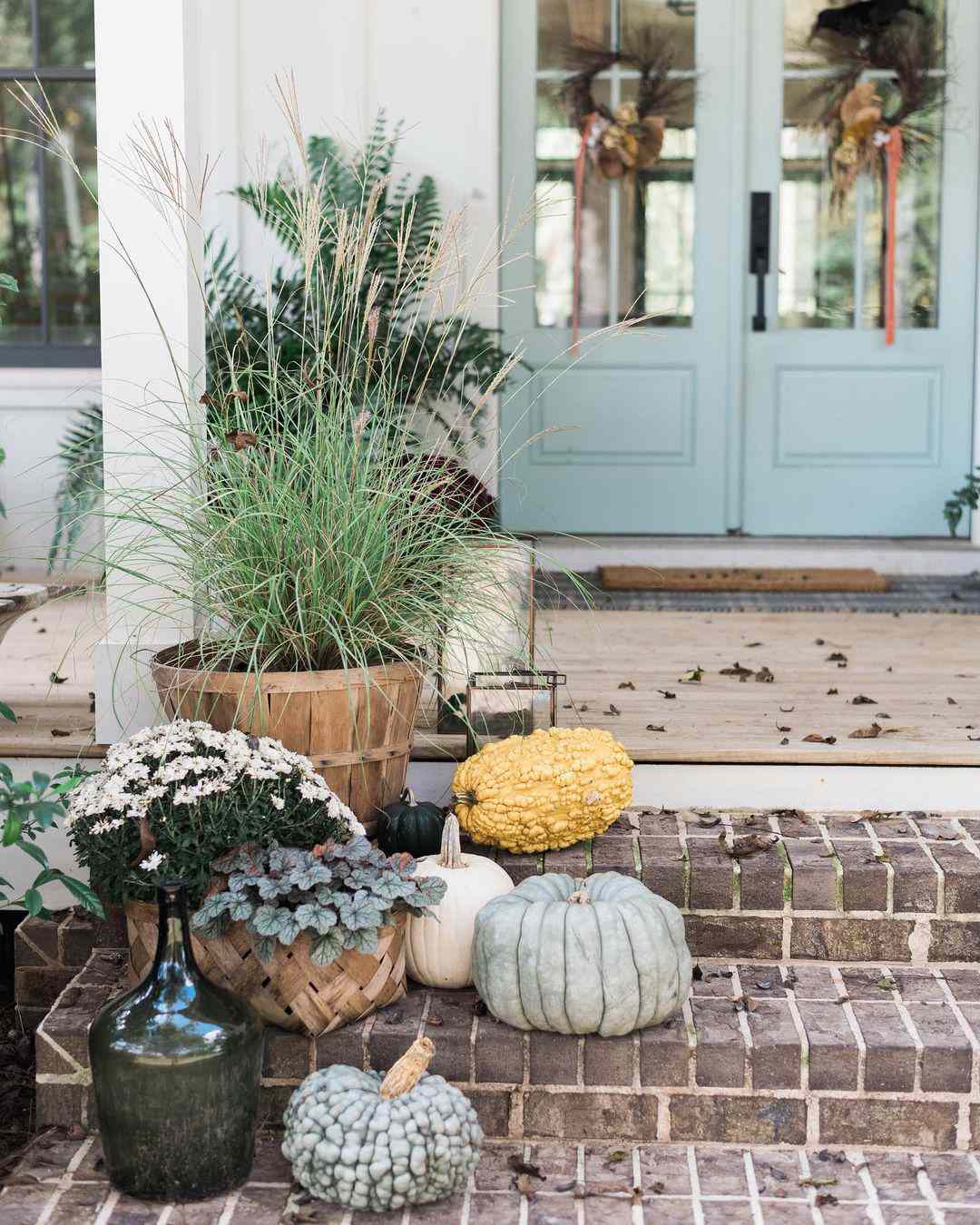 52 Fall Porch Decor Ideas for Any Size and Budget