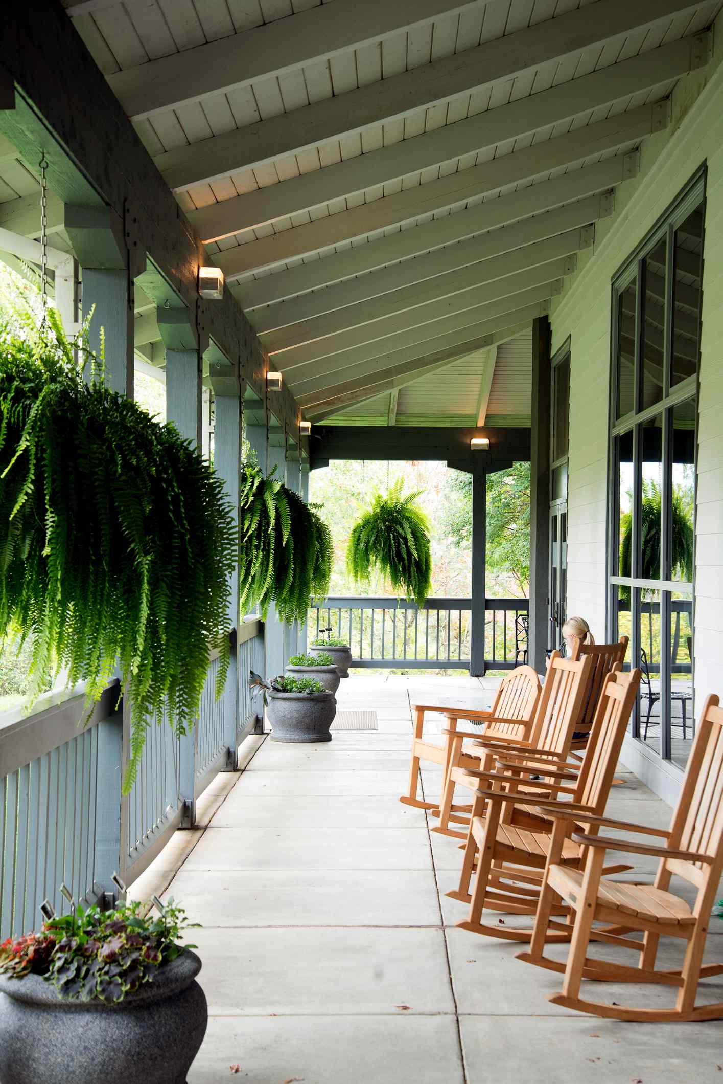 6 Porch Decor Ideas Designers Recommend for a Fresh 2026 Look