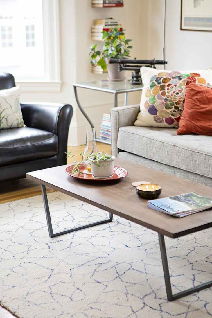 6 Super Simple Coffee Table Styling Formulas That Always Work | Apartment Therapy