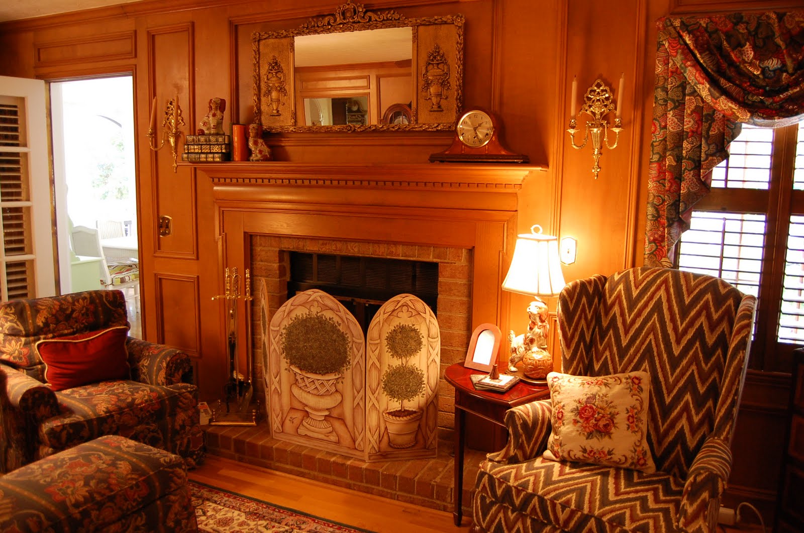 A Fall Mantel for the Family Room – Between Naps on the Porch