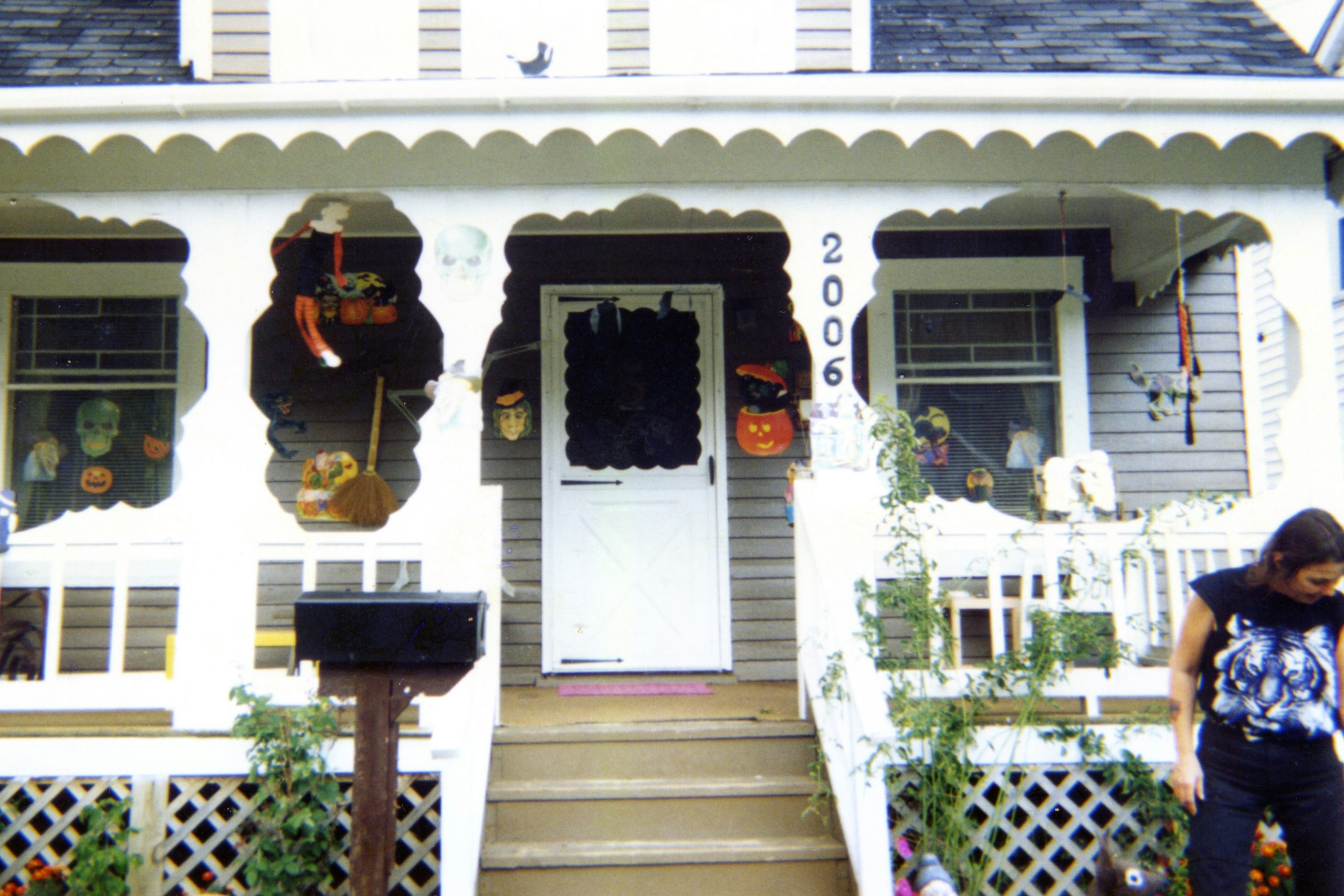 A house decorated for halloween