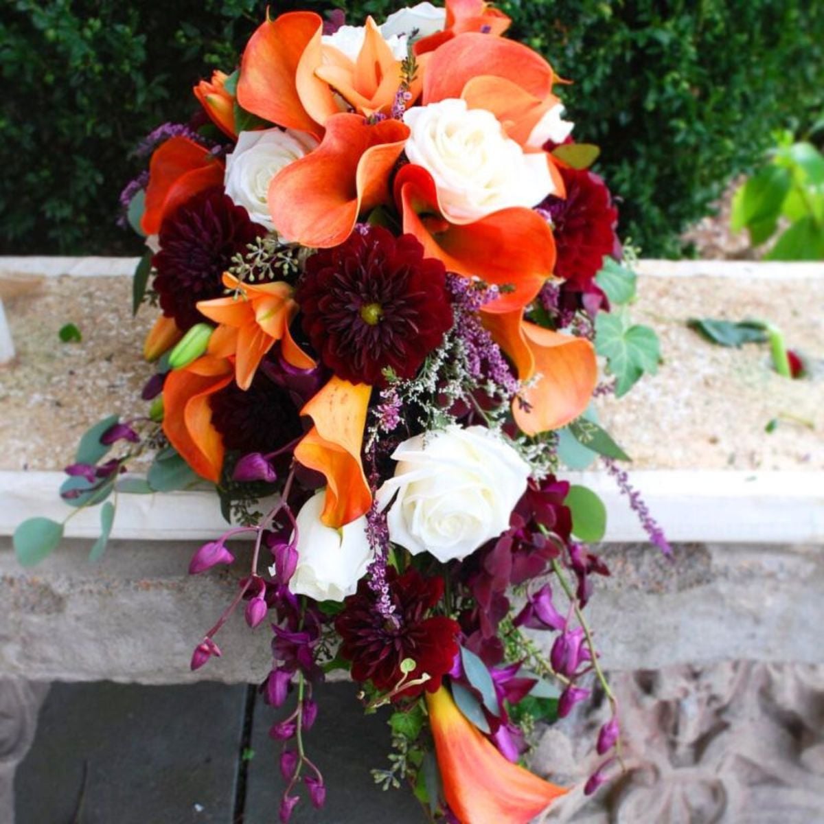 Calla Lilies Modernize Autumn Wedding Floral Palettes