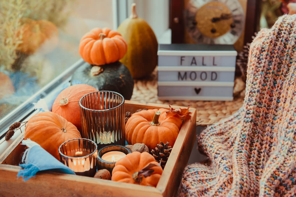 Coaster Furniture - Fall in love with these 8 cozy autumn room decor ideas