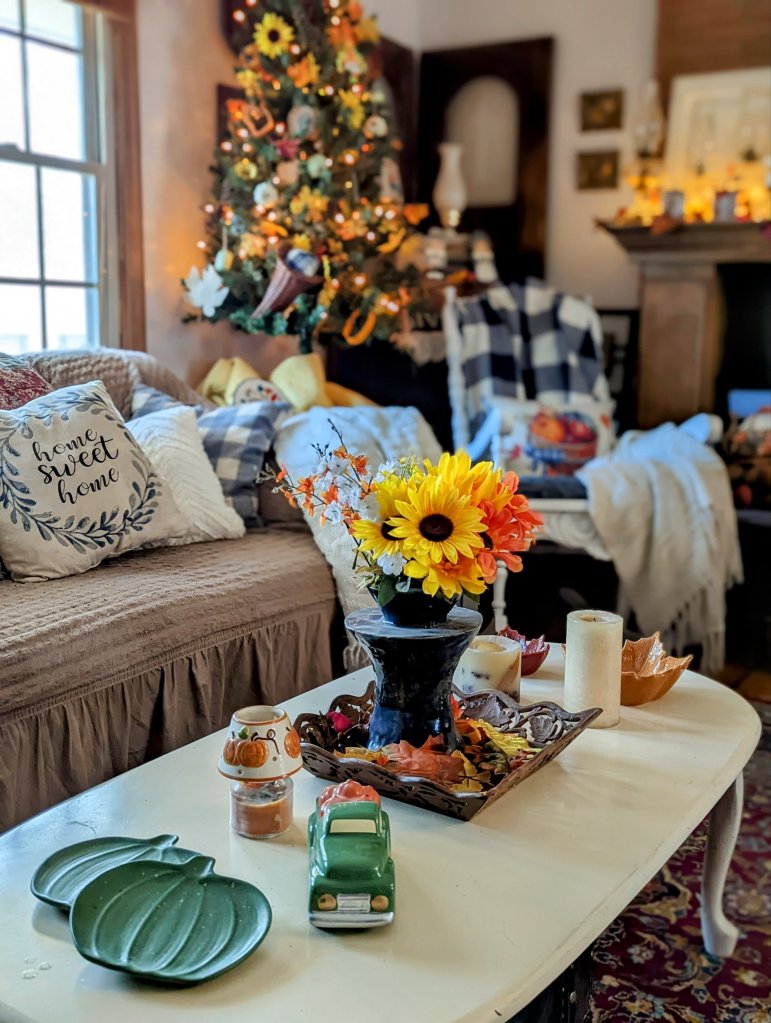 Decorating for a Cozy Thanksgiving: Country Cottage Style – Comfy Lane Cottage