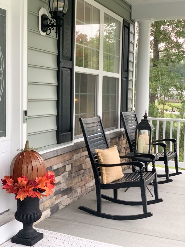 Easy Fall Porch Decorating Ideas - White Lilac Farmhouse