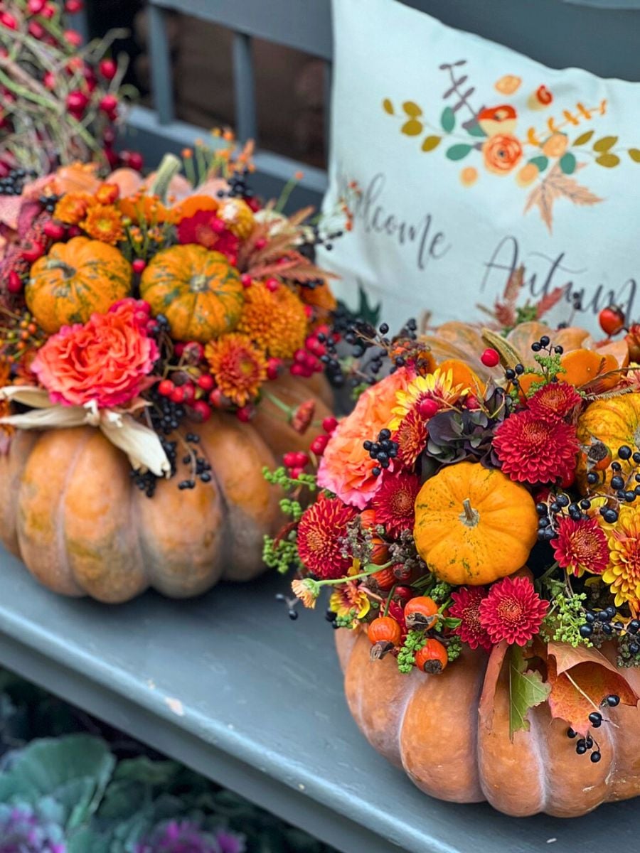 Flower Filled Pumpkin Ideas for Halloween Decor