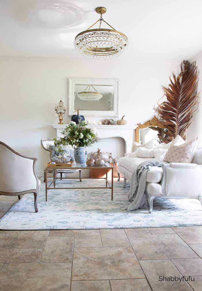 French Fall Decor In The Living Room - shabbyfufu.com