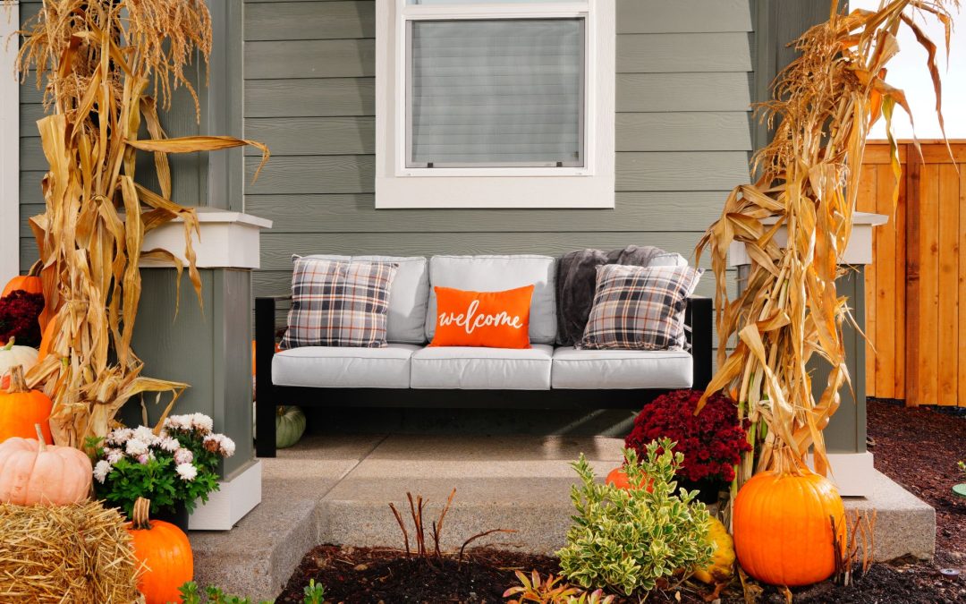 How to Create a Cozy Pumpkin Harvest Porch for Thanksgiving - Autumn Harvest Pumpkins