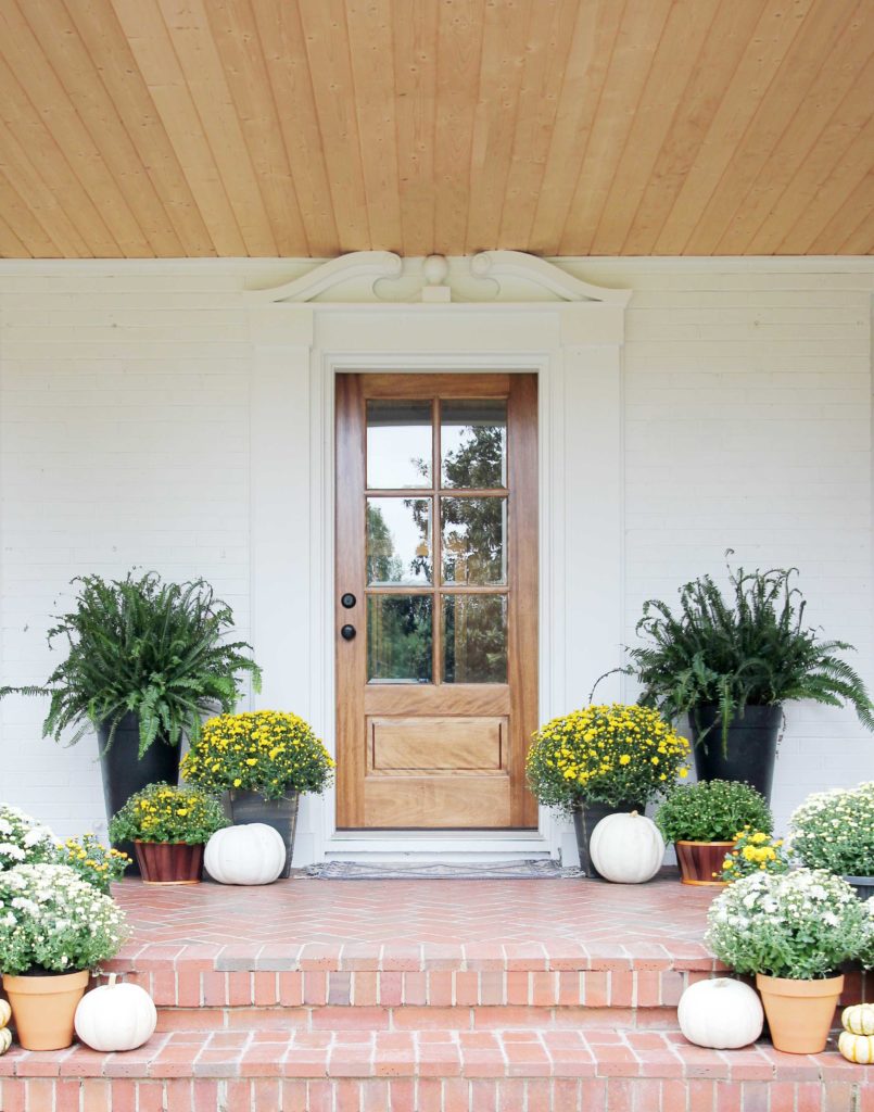 How to Decorate Your Porch for Fall - Plank and Pillow