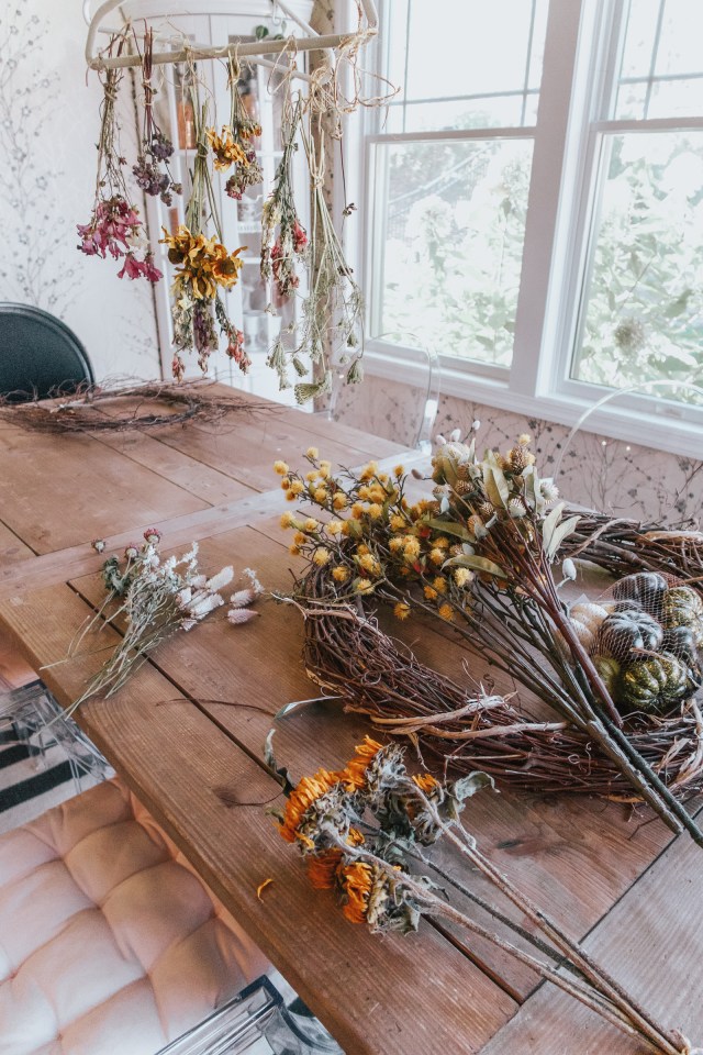 How to Make a Dried Floral Fall Wreath - Zoë With Love