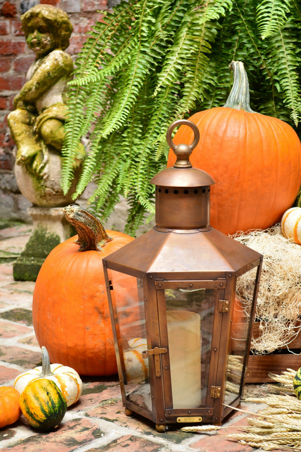 How to Style an Outdoor Space for Fall | Bevolo