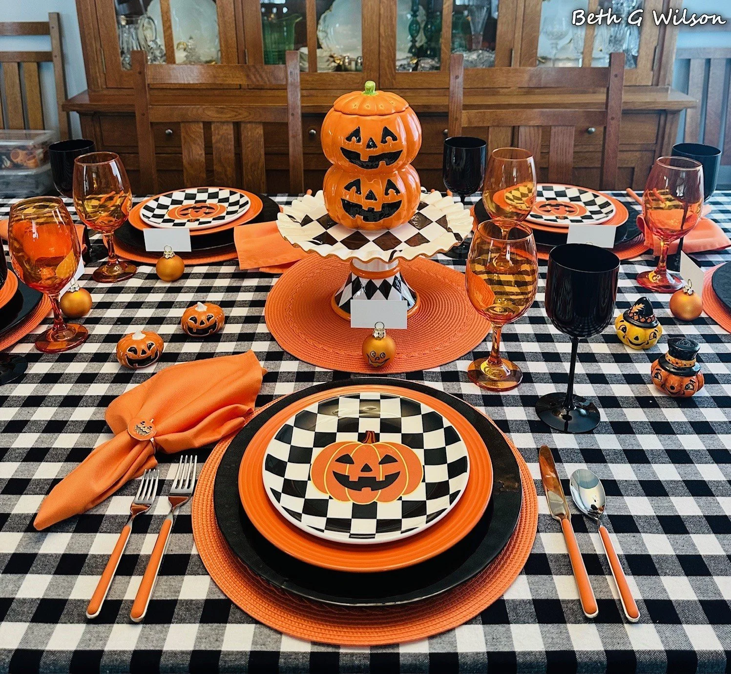 Jack-O'-Lanterns on a Halloween Tablescape — Whispers of the Heart