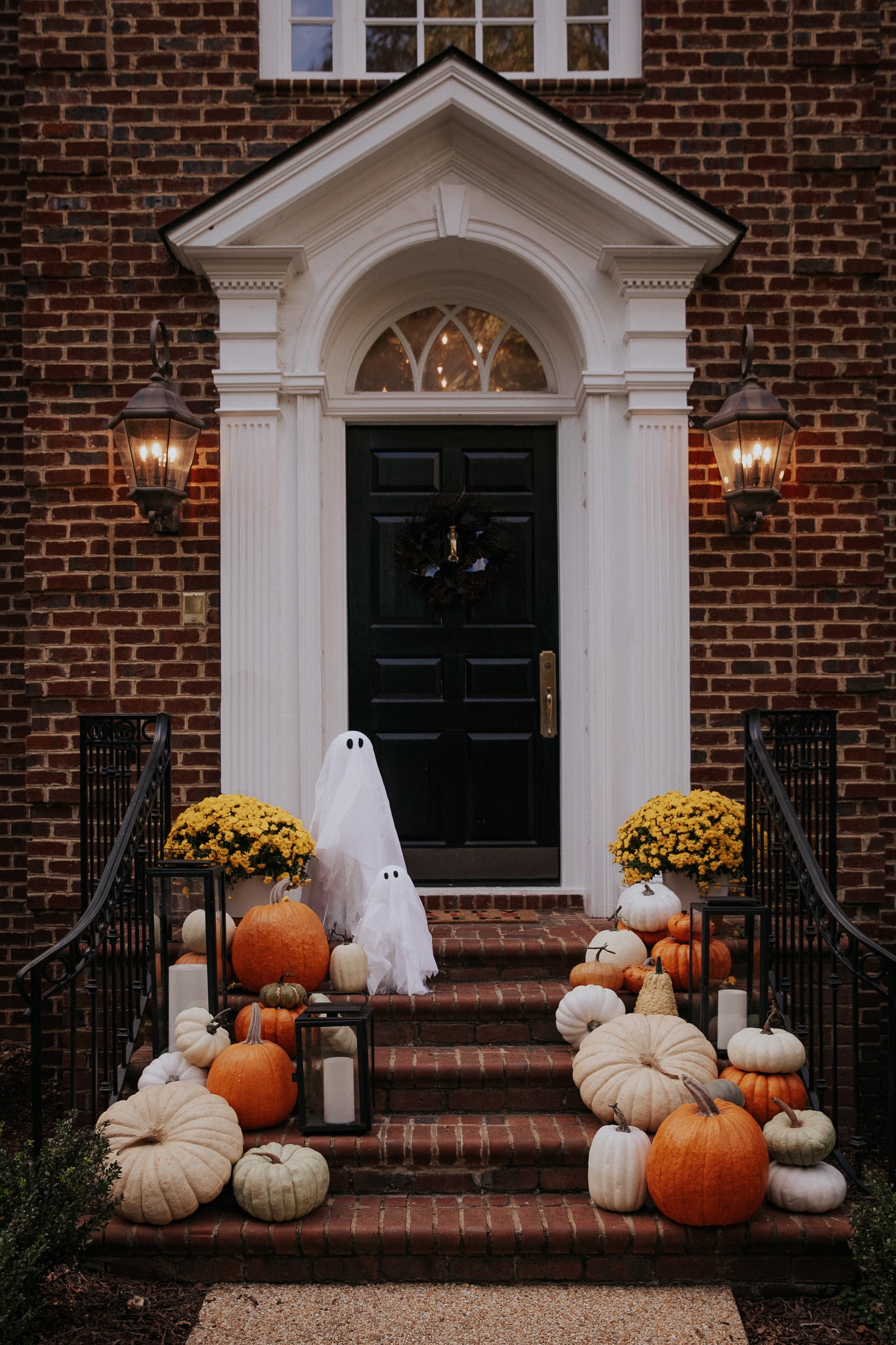 My Simple Halloween Porch Decor - Chris Loves Julia