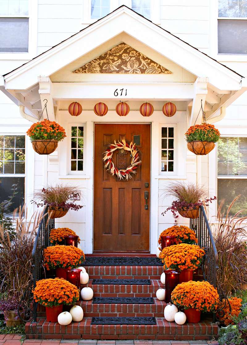 Outdoor Fall Decorating with Mums