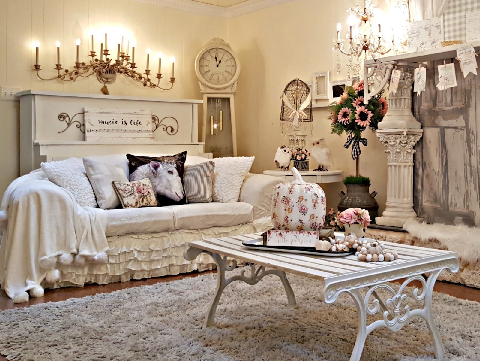 Penny's Vintage Home: Simple Fall Coffee Table Vignette & Bianca Sheep Pillow
