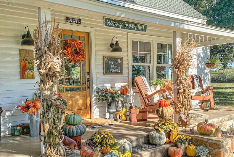 Simple Tips for Decorating Your Front Porch for Fall - Farmhousehub