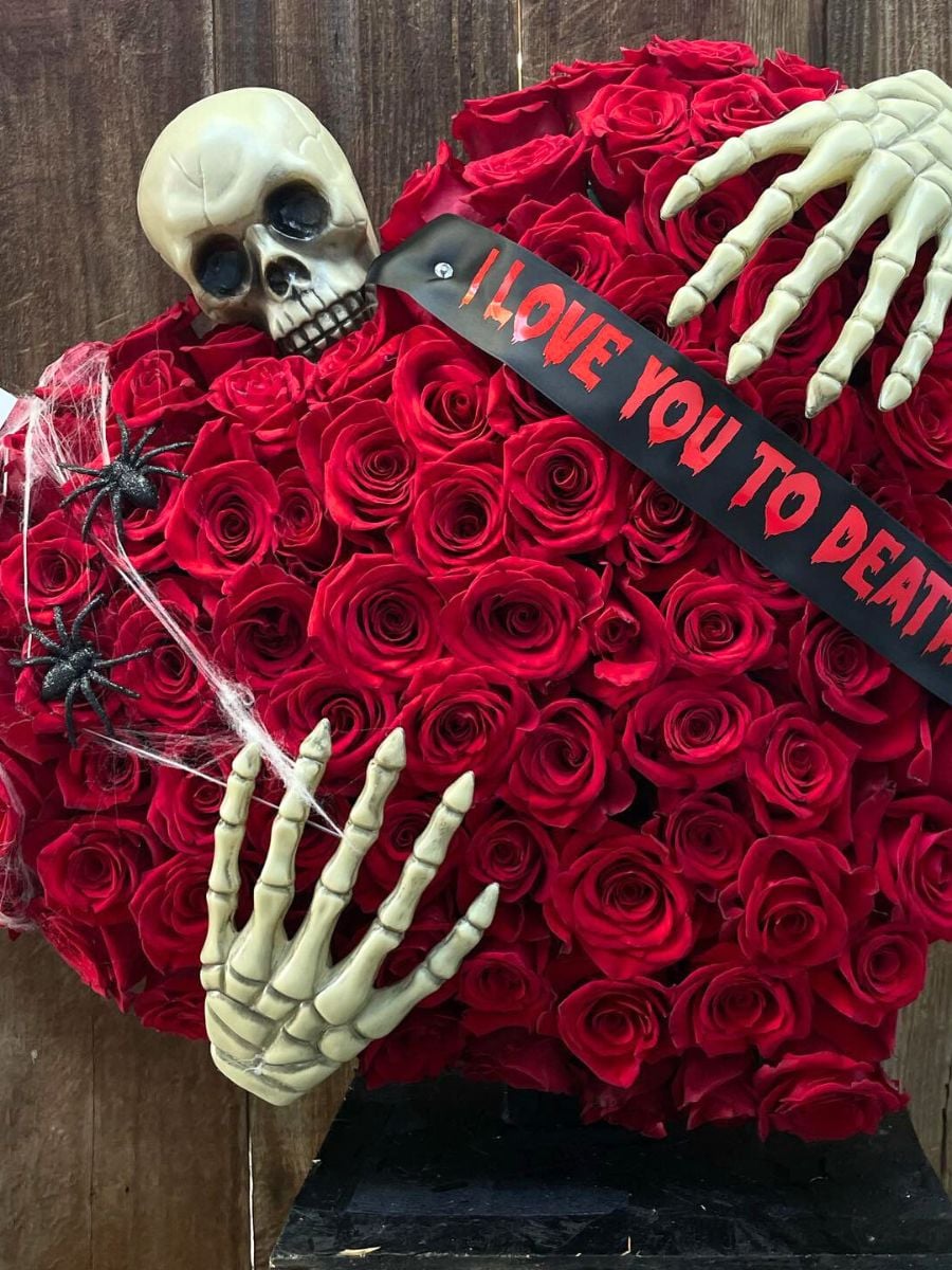 Spooky Flower Arrangements for Halloween