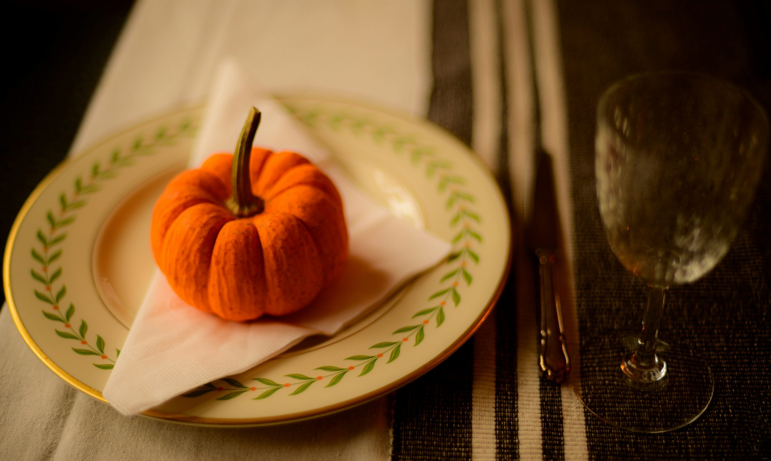 Thanksgiving table