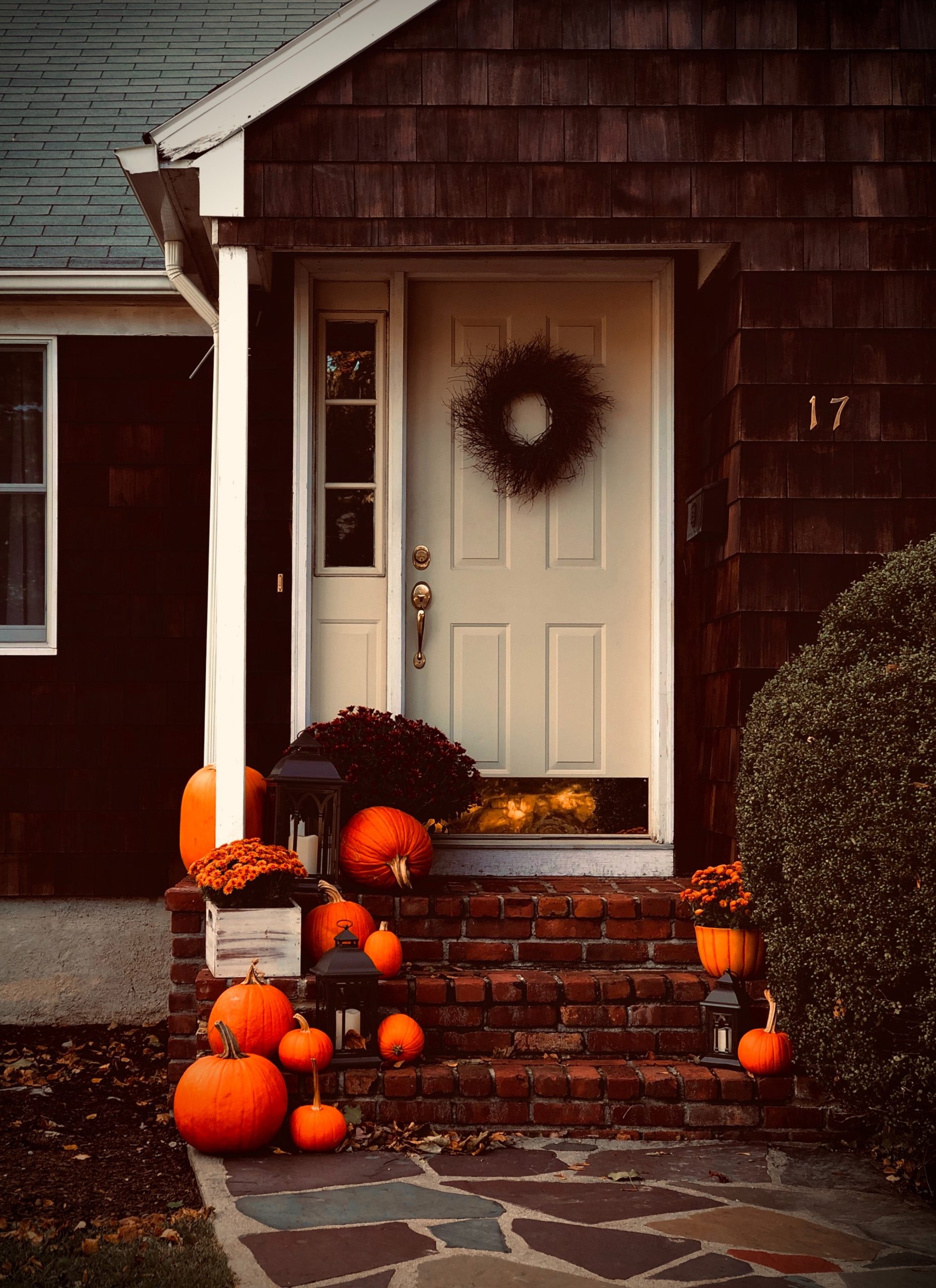 The Secret to Elegant Halloween Decor: Preppy Touches and Classic Elem