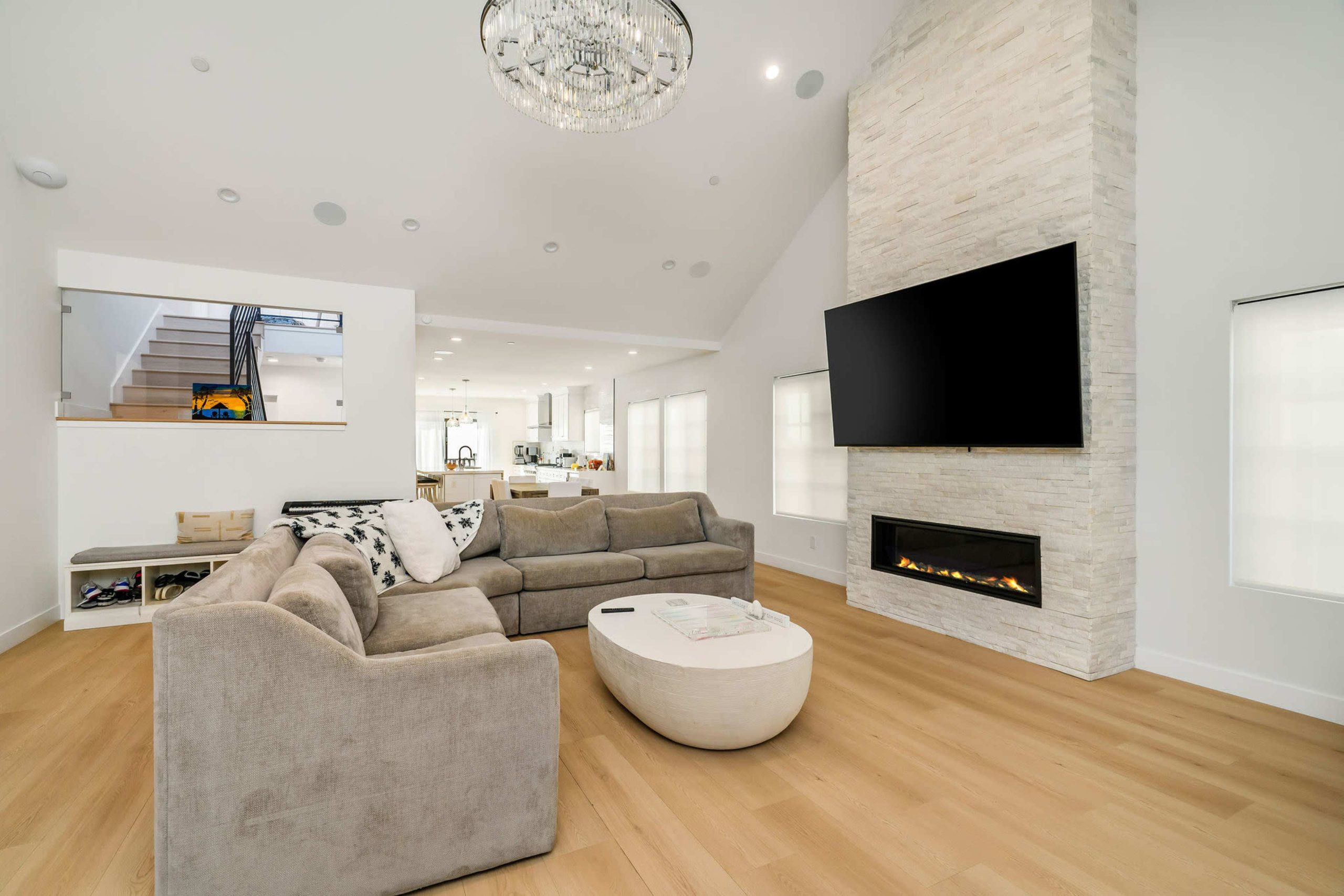 Warm Clean Contemporary City Life High Ceilings Fireplace, LOS ANGELES, CA | Production | Peerspace