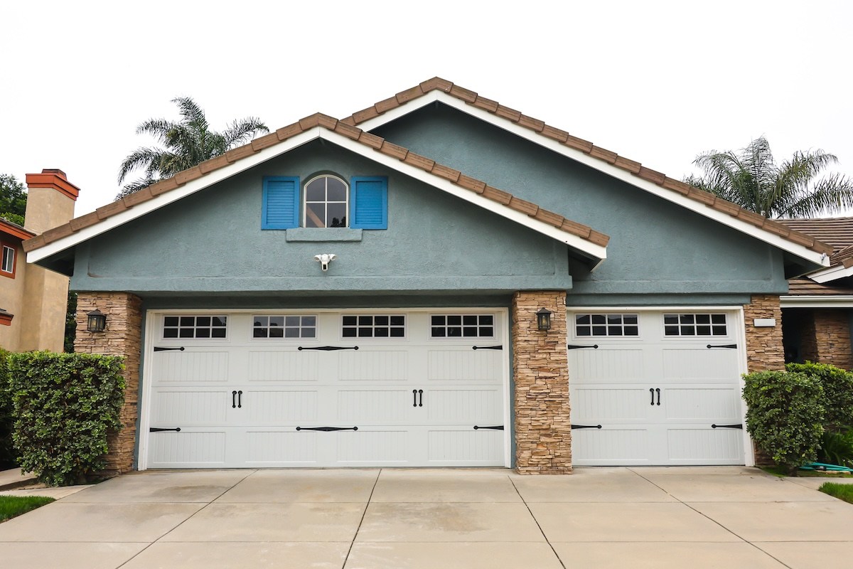 12 Garage Door Ideas for Your Next Exterior Update