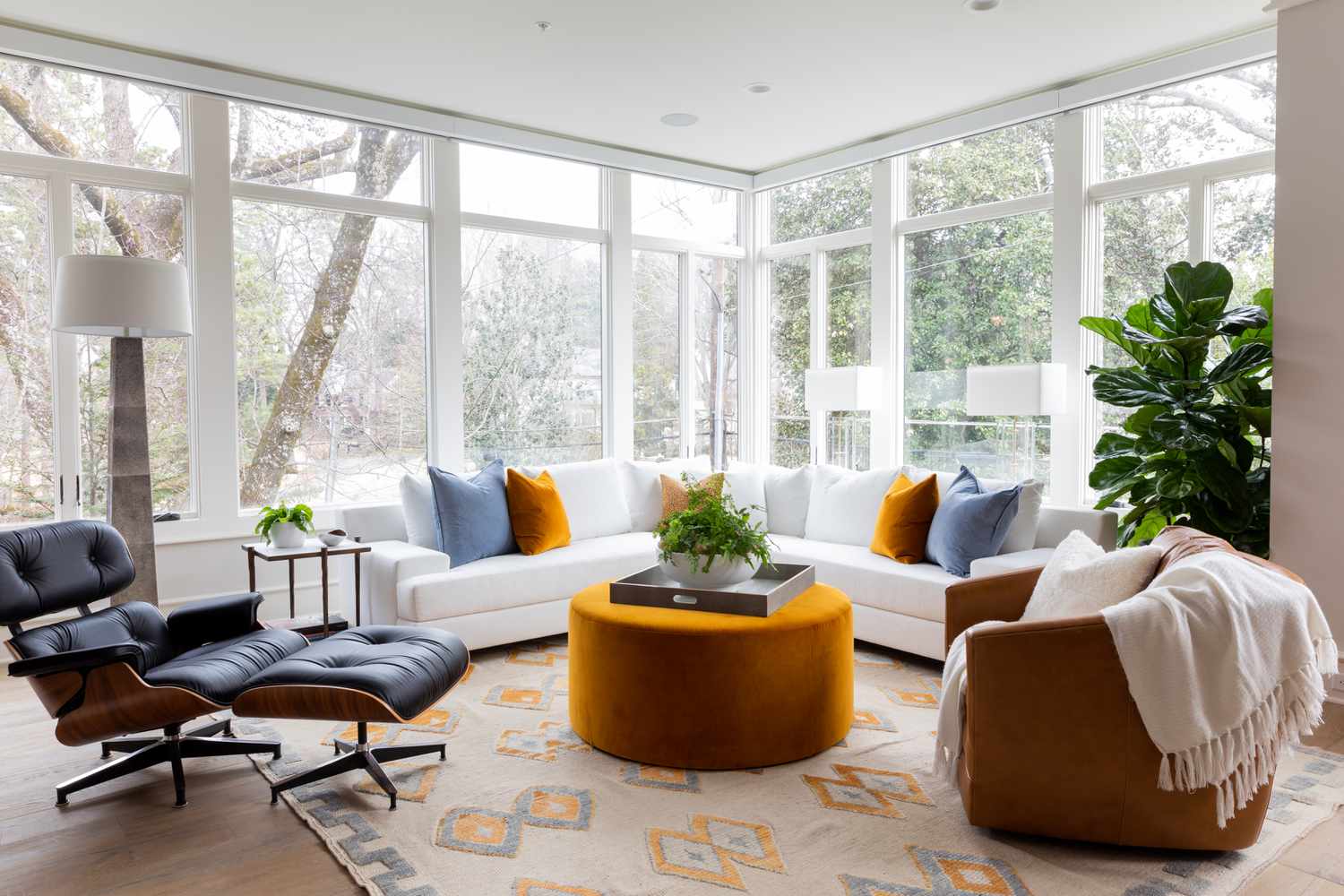 12 Minimalist Home Ideas for a Serene, Organized Space