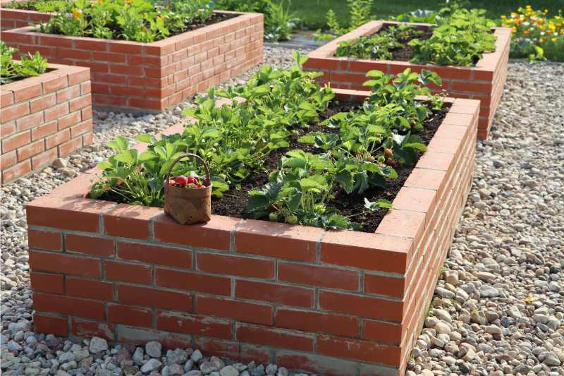 13 Easy DIY Raised Garden Bed Ideas