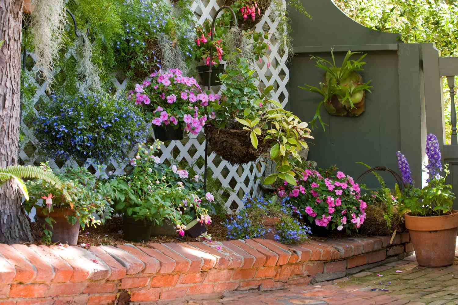 15 Brick Edging Ideas to Affordably Frame Your Garden Flowers