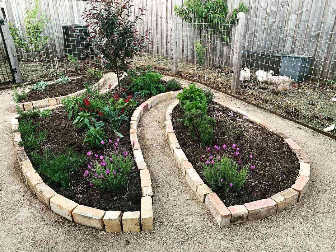 15 Brick Edging Ideas to Affordably Frame Your Garden Flowers