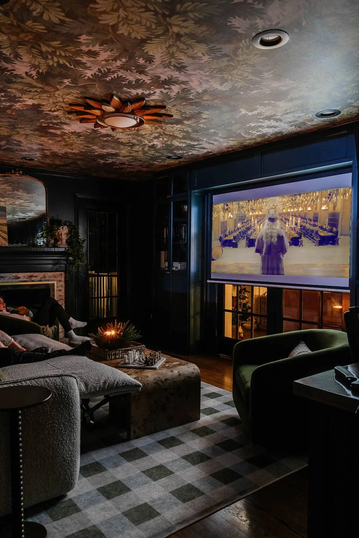 20 Stunning Home Theater Rooms That Inspire You